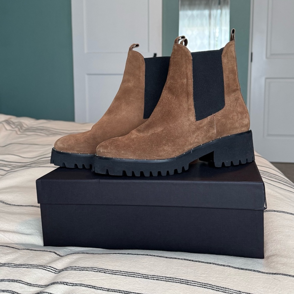 Freda Salvador Brooke Boot in Brown Suede, Size 7, in Great Preowned Condition